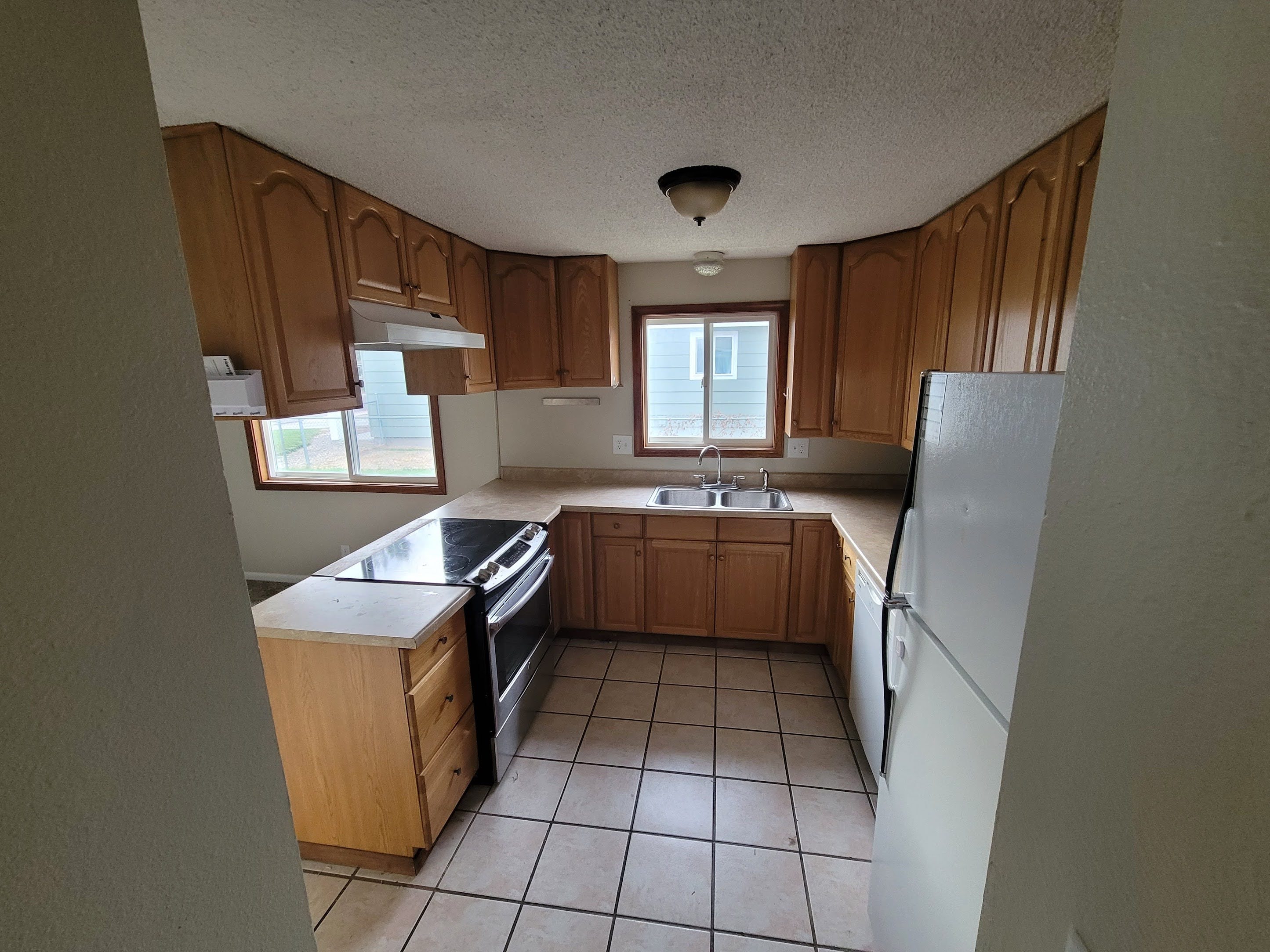 1320 E 5th North St.
